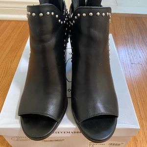 Black Moxie Steve Madden boots